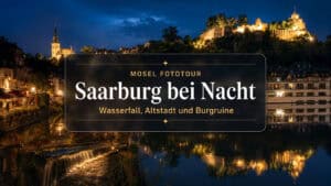 Mehr über den Artikel erfahren Saarburg bei Nacht mit Wasserfall und Burgruine